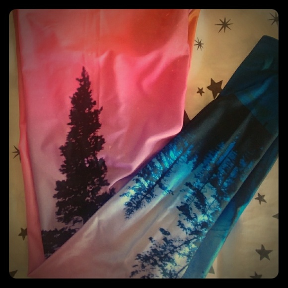 Blackmilk Pants - NWT Black Milk Aurora Skye Leggings Medium